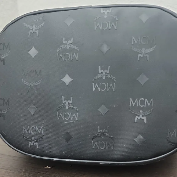 MCM Black Shoulder Bag with Drawstring Closure, Vintage Pre-owned - Picture 14 of 17